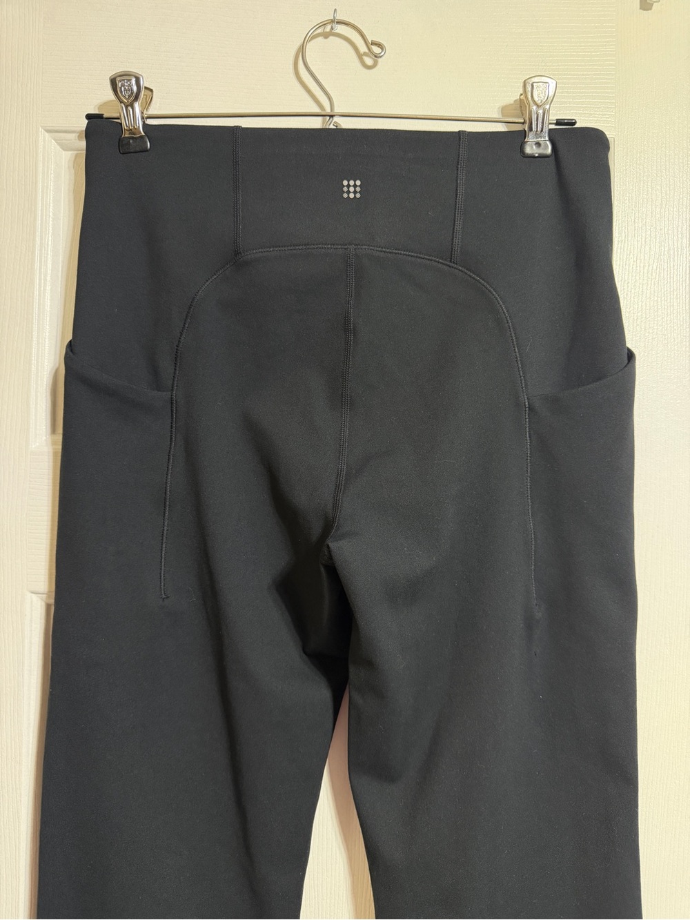 Title nine MVT Train Flare black Pants soft leggings size medium - Picture 8 of 12